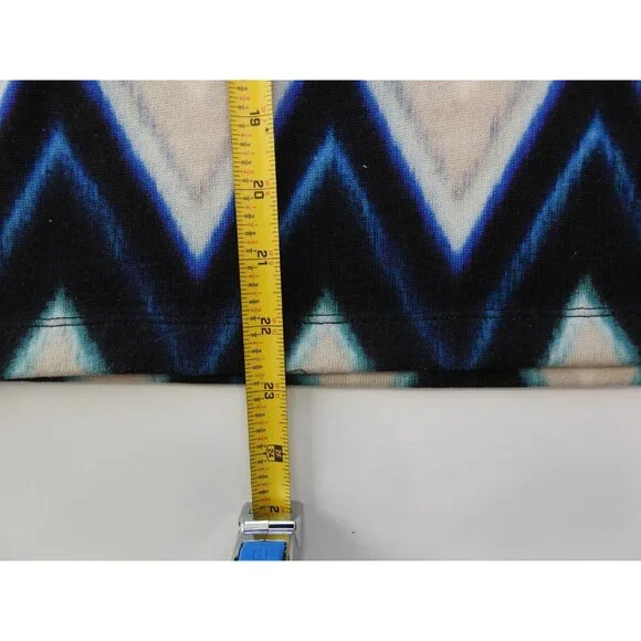 Chicos Blue Black Chevron Zig Zag Stretch Knit Top Size 1 Med Boat Neck - Picture 7 of 11